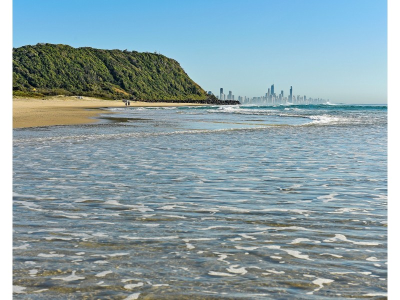 1/4 Twenty Third Avenue, Palm Beach QLD 4221