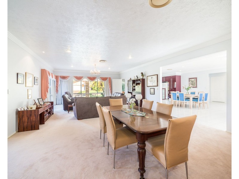 28 Portobello Drive, Mermaid Waters QLD 4218