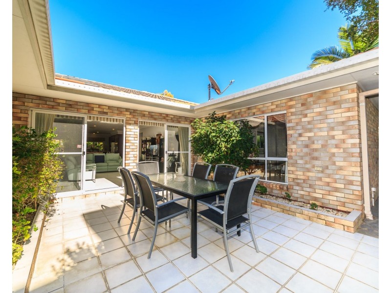 28 Portobello Drive, Mermaid Waters QLD 4218