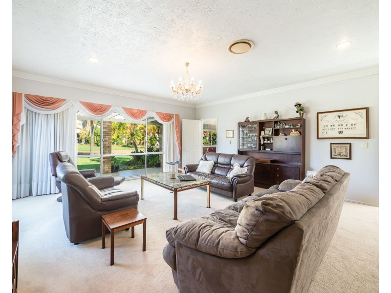 28 Portobello Drive, Mermaid Waters QLD 4218