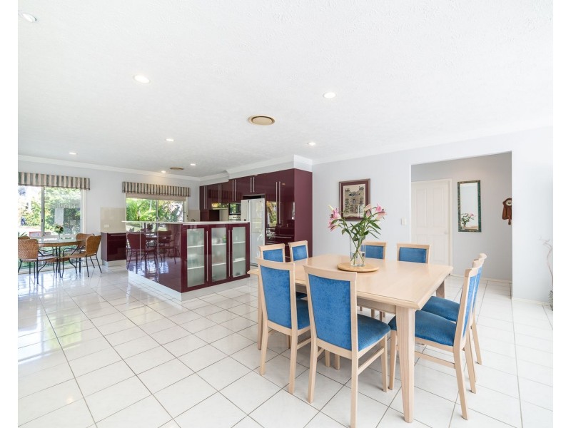 28 Portobello Drive, Mermaid Waters QLD 4218