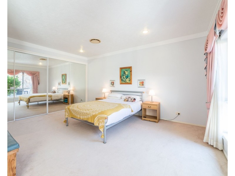 28 Portobello Drive, Mermaid Waters QLD 4218