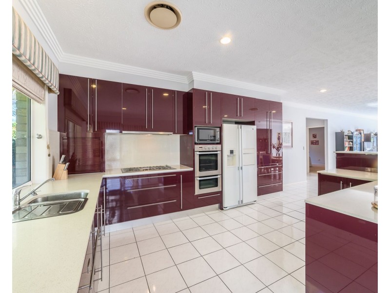 28 Portobello Drive, Mermaid Waters QLD 4218