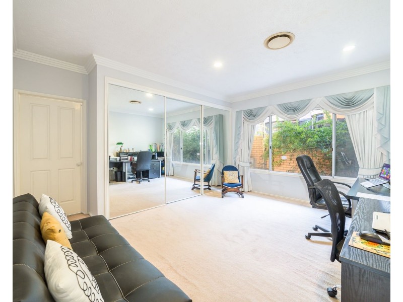 28 Portobello Drive, Mermaid Waters QLD 4218