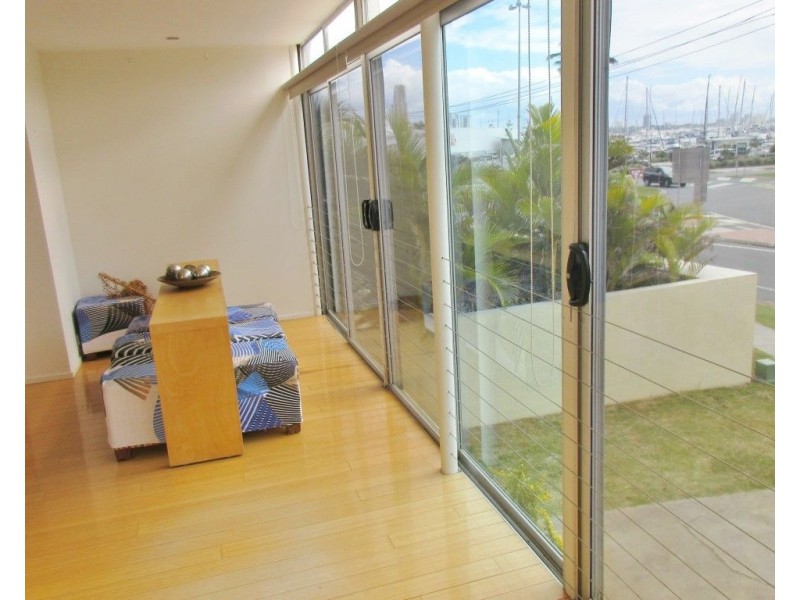 2/2 MacArthur Parade, Main Beach QLD 4217