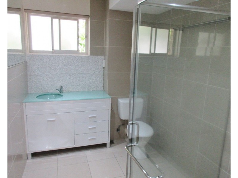 2/2 MacArthur Parade, Main Beach QLD 4217