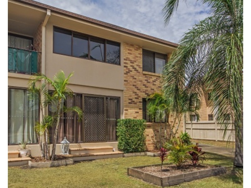 2/46 Oceanic Drive, Mermaid Waters QLD 4218