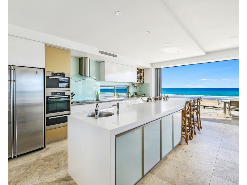 225 Jefferson Lane, Palm Beach QLD 4221