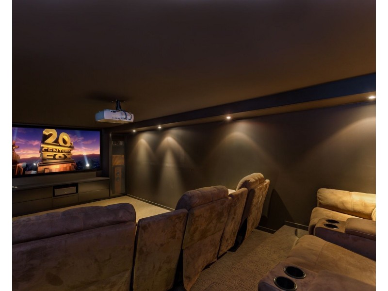 225 Jefferson Lane, Palm Beach QLD 4221