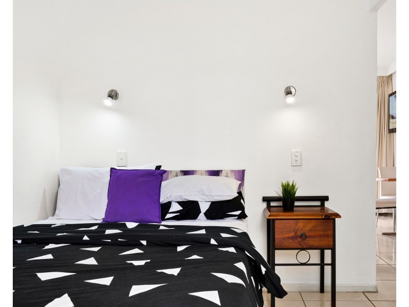 2/2877 Gold Coast Highway, Surfers Paradise QLD 4217