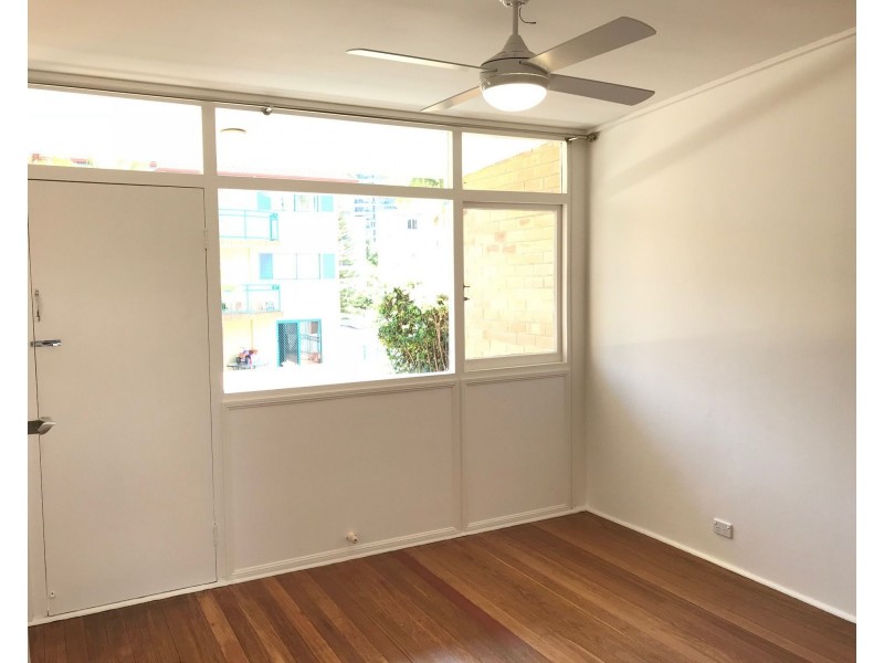 4/15 George Avenue, Broadbeach QLD 4218