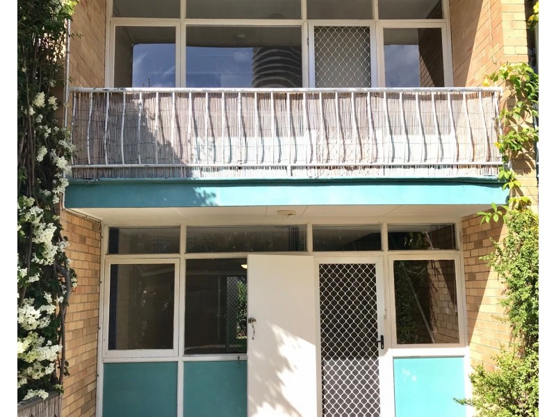 4/15 George Avenue, Broadbeach QLD 4218