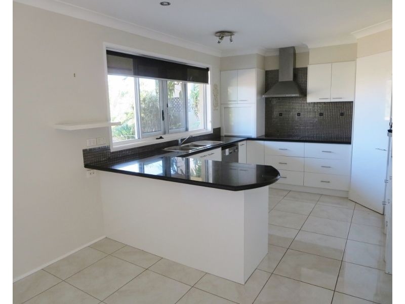 7 Caithness Court, Sorrento QLD 4217