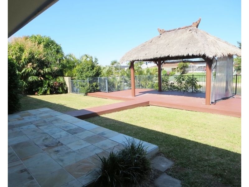 7 Caithness Court, Sorrento QLD 4217