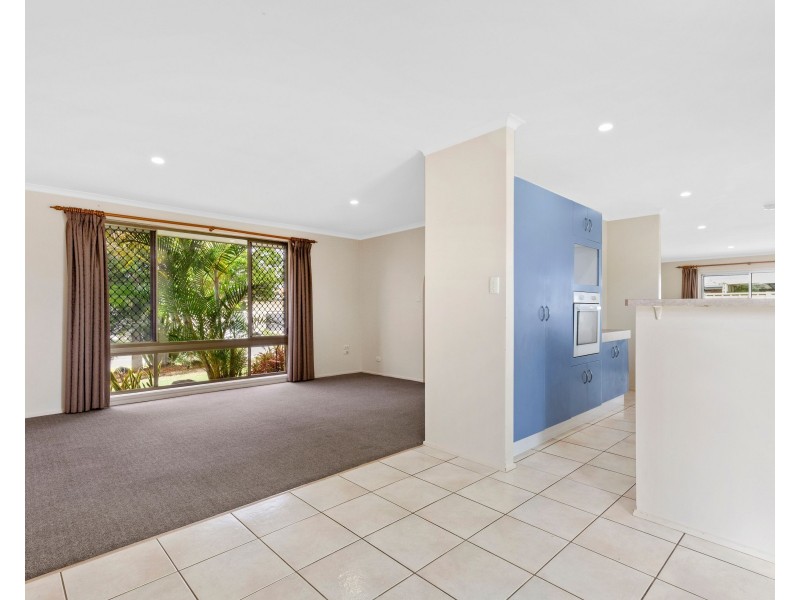 20 Volante Crescent, Mermaid Waters QLD 4218