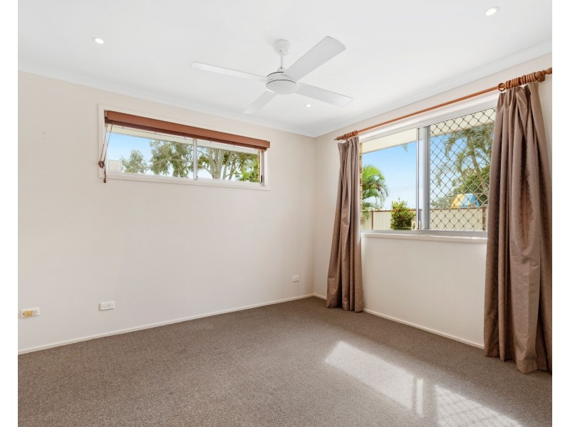 20 Volante Crescent, Mermaid Waters QLD 4218