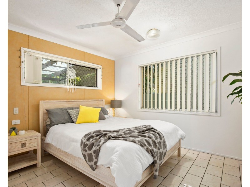 76 Sunshine Parade, Miami QLD 4220