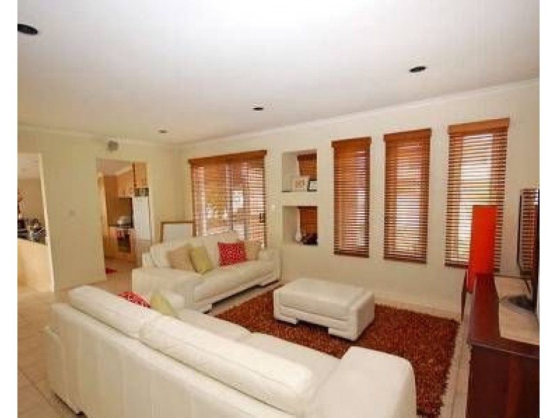 11 Raymond Avenue, Bundall QLD 4217