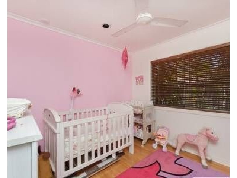 11 Raymond Avenue, Bundall QLD 4217