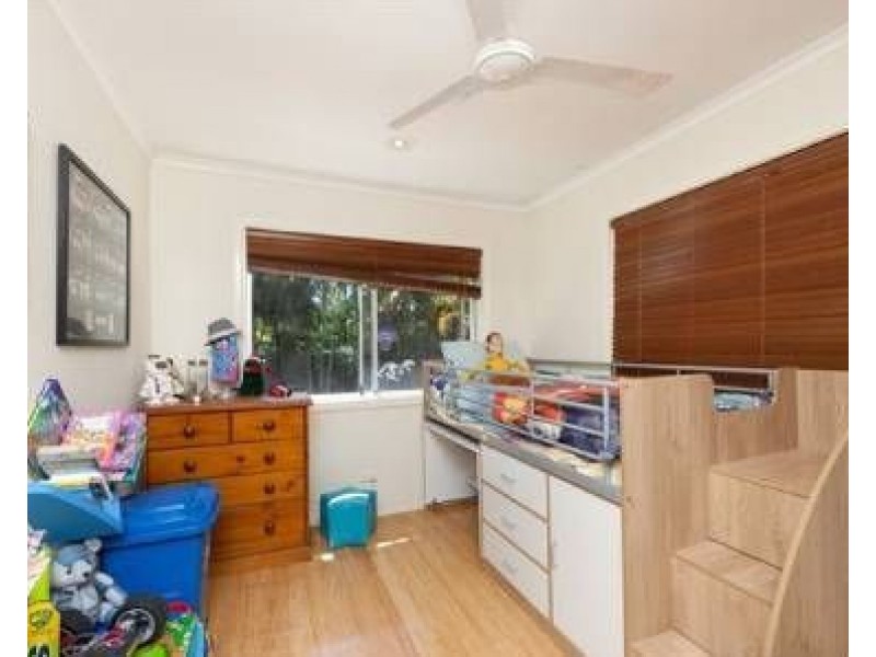 11 Raymond Avenue, Bundall QLD 4217