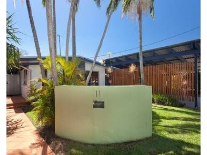 11 Raymond Avenue, Bundall QLD 4217