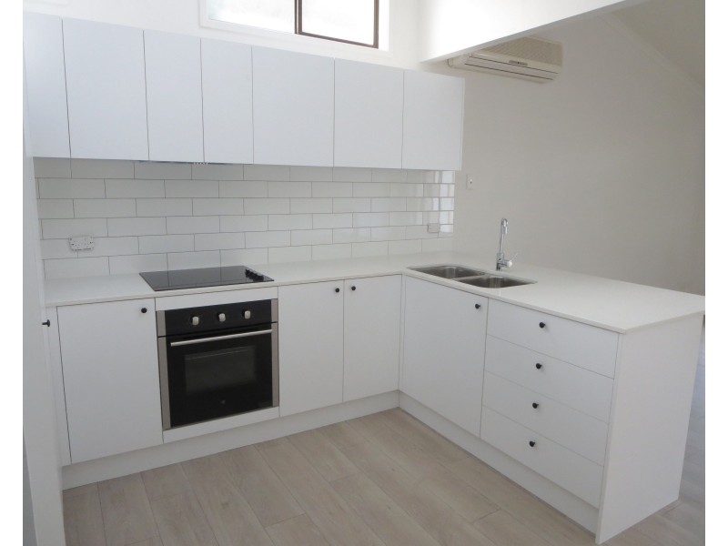 4/5 Rope Court, Mermaid Waters QLD 4218