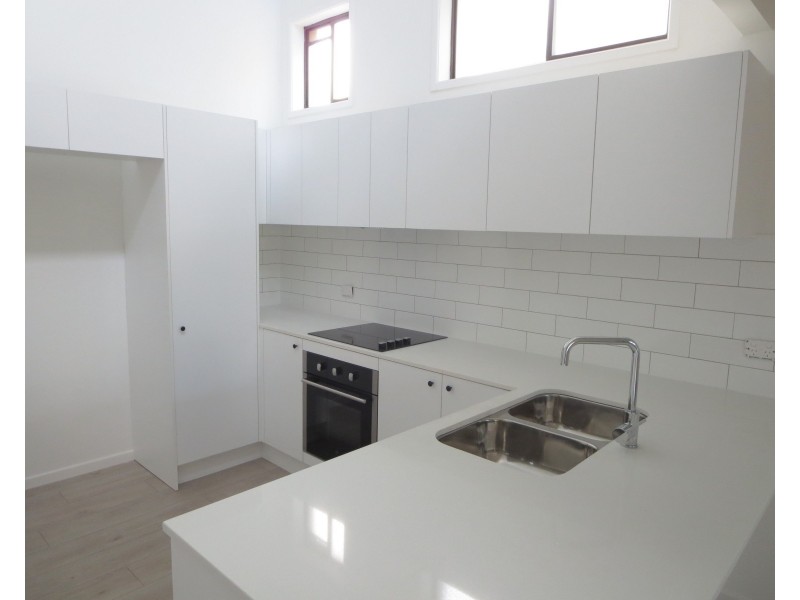 4/5 Rope Court, Mermaid Waters QLD 4218