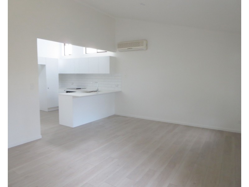 4/5 Rope Court, Mermaid Waters QLD 4218