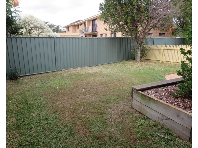 4/5 Rope Court, Mermaid Waters QLD 4218