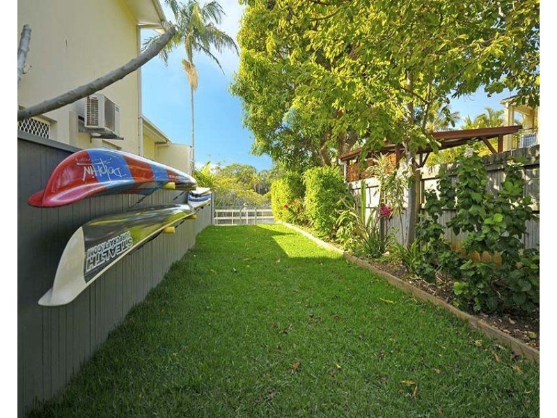 20 Savoy Drive, Broadbeach Waters QLD 4218