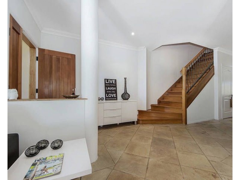 2/25 Hilda Street, Mermaid Beach QLD 4218