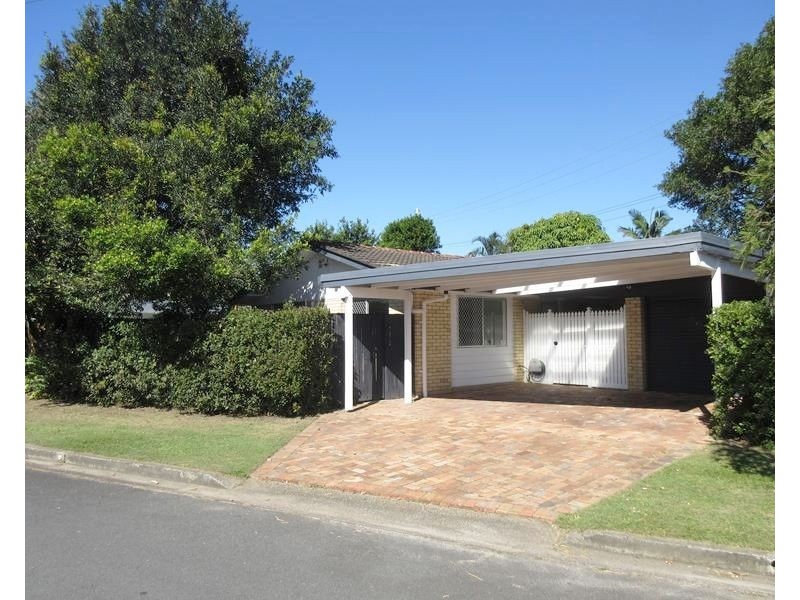 24 Allambi Avenue, Broadbeach Waters QLD 4218
