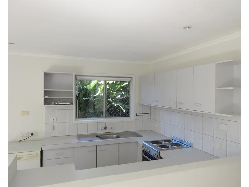 24 Allambi Avenue, Broadbeach Waters QLD 4218