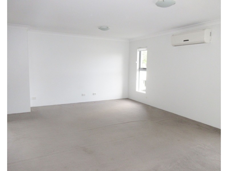 11/22-24 Proud Street, Labrador QLD 4215