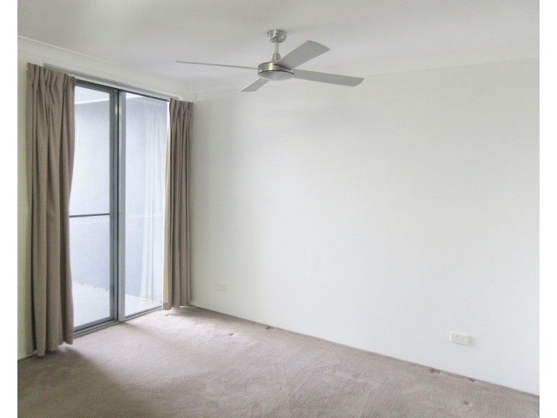 11/22-24 Proud Street, Labrador QLD 4215