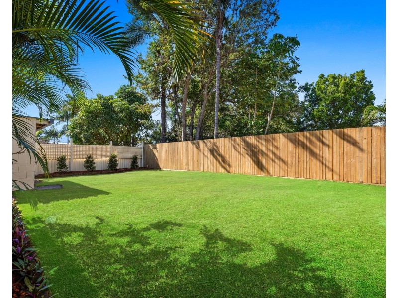 37 Pacific Avenue, Miami QLD 4220