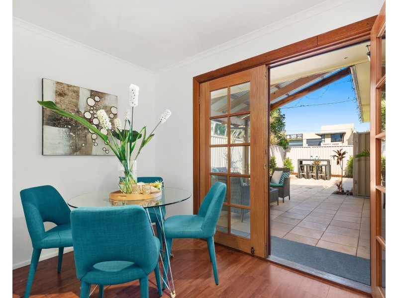 37 Pacific Avenue, Miami QLD 4220