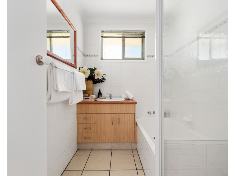 37 Pacific Avenue, Miami QLD 4220