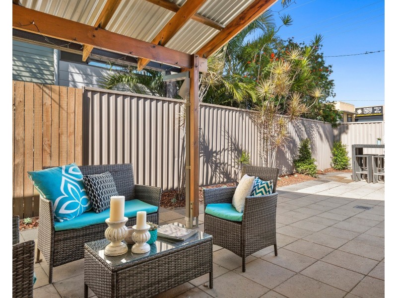 37 Pacific Avenue, Miami QLD 4220