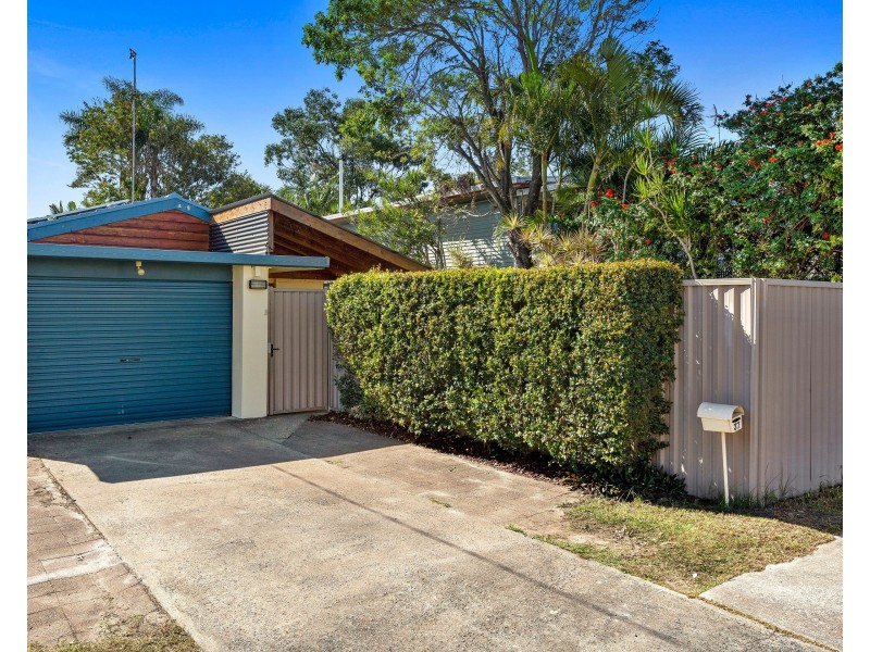 37 Pacific Avenue, Miami QLD 4220