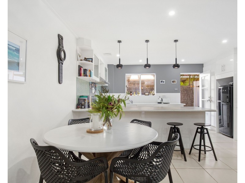 2/104 Albatross Avenue, Mermaid Beach QLD 4218