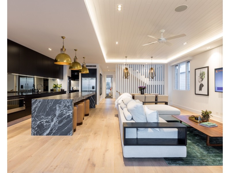 504 The Esplanade, Palm Beach QLD 4221