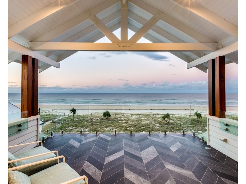 504 The Esplanade, Palm Beach QLD 4221