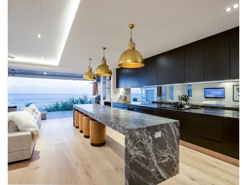 504 The Esplanade, Palm Beach QLD 4221