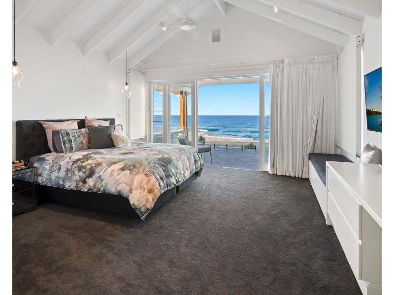 504 The Esplanade, Palm Beach QLD 4221