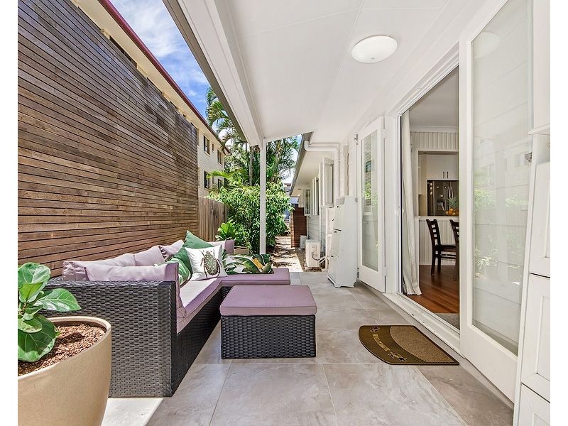 46 Sunbrite Avenue, Mermaid Beach QLD 4218