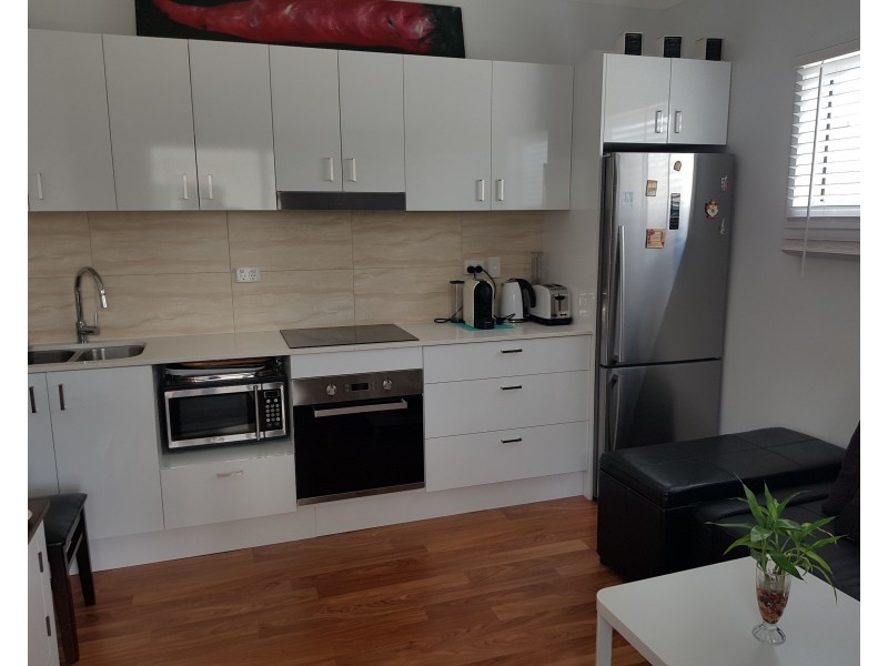 46 Sunbrite Avenue, Mermaid Beach QLD 4218