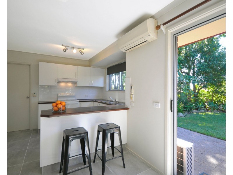 8 Harneil Place, Carrara QLD 4211