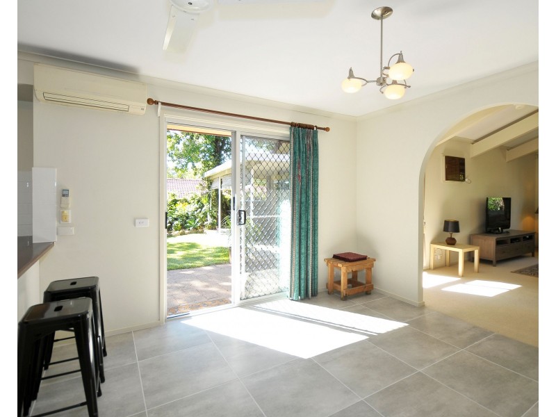 8 Harneil Place, Carrara QLD 4211