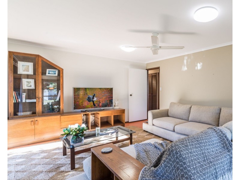 28 Allambi Avenue, Broadbeach Waters QLD 4218